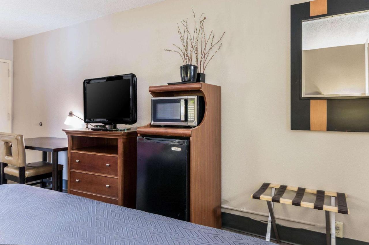 อีโคโน ลอดจ์ Hotel เกนส์วิลล์ ภายนอก รูปภาพ
